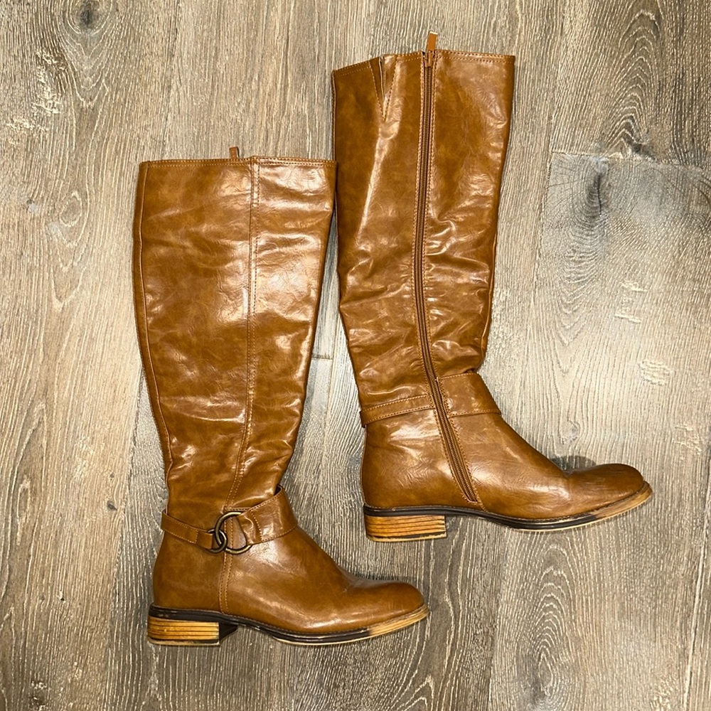 NEW - riding boots, small heel
